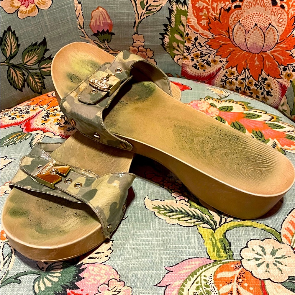 Dr. Scholl's Camouflage Green Sandals, Size 9